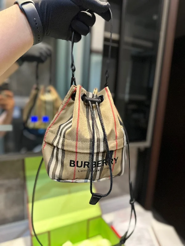 BURBERRY BUCKET BAG SHOULDER BAG