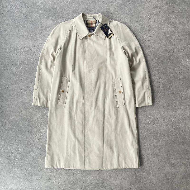 Burberry’s 1990s nova check cream trench jacket (M)